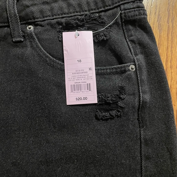 Bermuda button fly jean shorts - Picture 3 of 16